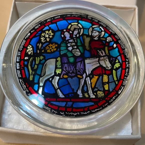 Winged Heart Paperweight - Picture 3 of 6